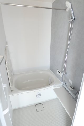 バス・シャワールーム　追い炊き機能＆浴室乾燥機完備。