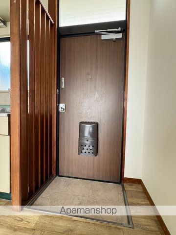 ＪＲ宇野線 備前西市駅 徒歩57分 3階建 築43年の玄関写真