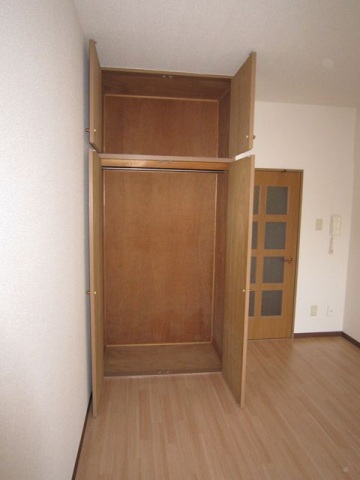 収納　写真は別号室のものです。