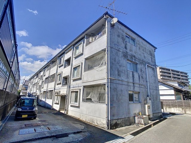 建物外観　現況が相違する場合は現況を優先致します。