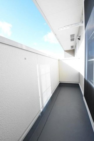バルコニー　外からの目が気にならないバルコニーで洗濯物が干せます