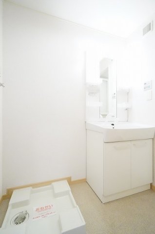 洗面設備　脱衣スペースもあります