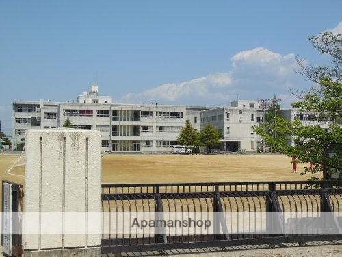 その他　【中学校】八木中学校（その他）まで735m