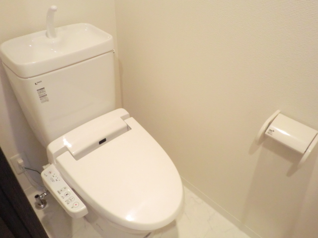 トイレ　トイレはウォシュレット付です。
