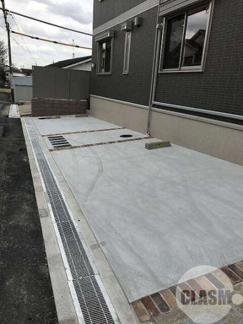 駐車場　敷地内駐車場