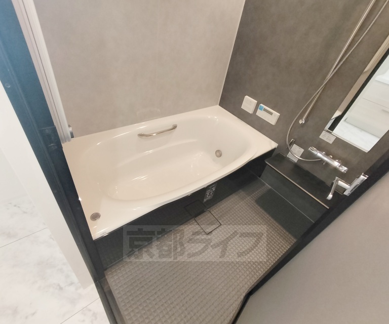 バス・シャワールーム　同タイプバスルーム