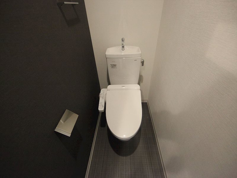 トイレ　温水洗浄暖房便座付トイレ