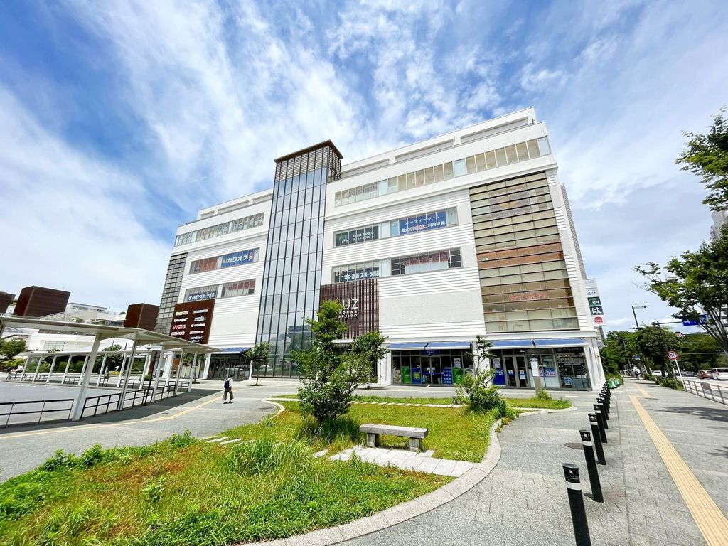 ショッピングセンター　Luz湘南辻堂（ショッピングセンター）まで370m