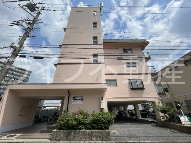 建物外観　外観は落ち着いています