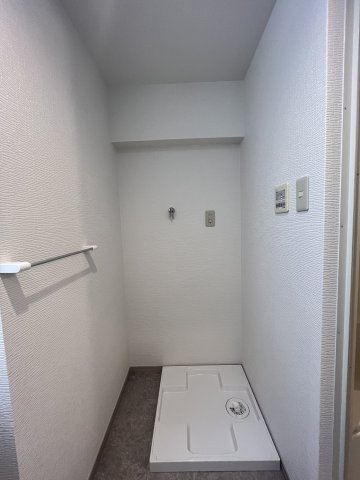 その他設備　同間取り違う階のお部屋、室内洗濯機置き場