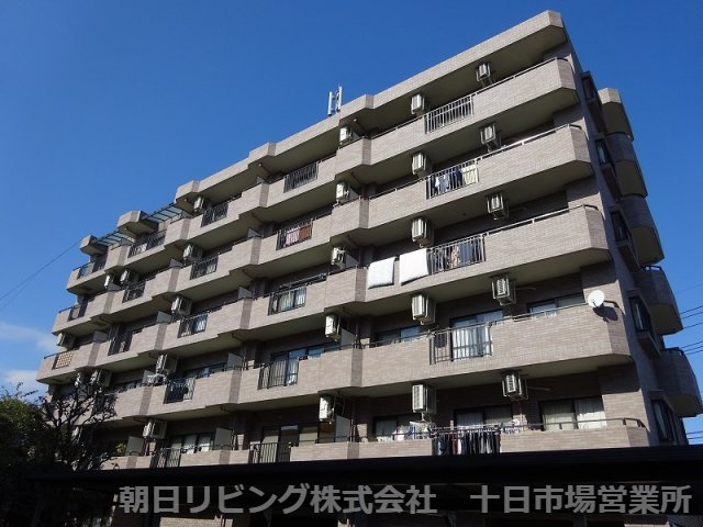 建物外観　２路線利用可の中山駅徒歩１４分の２LDK