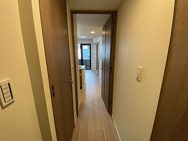 玄関　※別部屋の参考写真です。