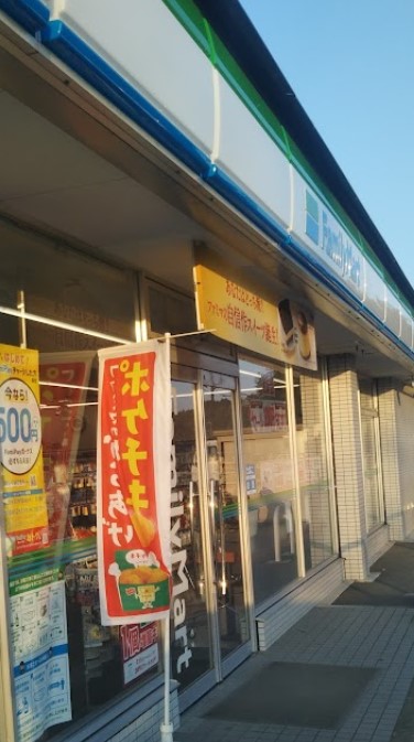 コンビニ　コンビニ（コンビニ）まで99m