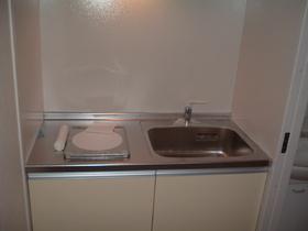 キッチン　コンパクトなキッチンで掃除もラクラク