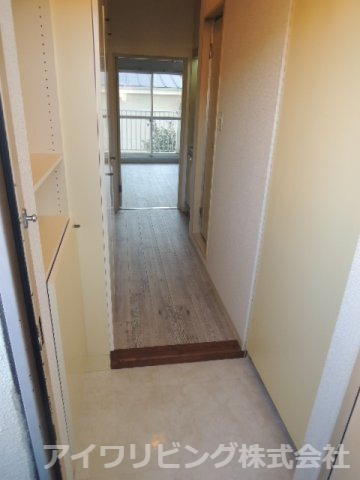 玄関　玄関から【アヴァンセ南大沢】