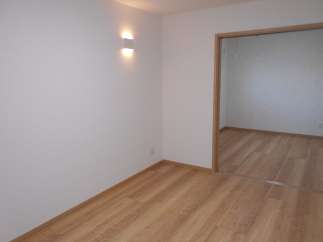 その他部屋・スペース　明るい色調の室内です