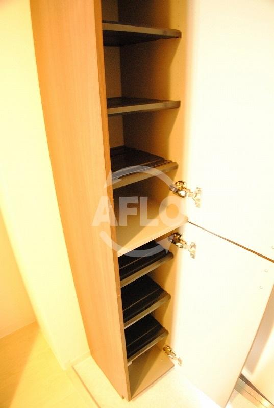 玄関　ミコノス北浜　下駄箱