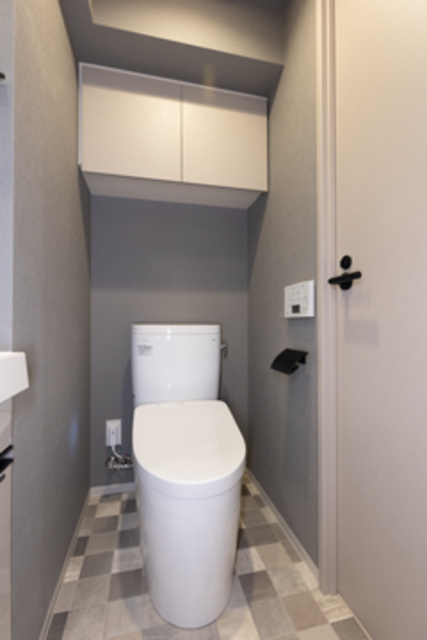 トイレ　温水洗浄便座