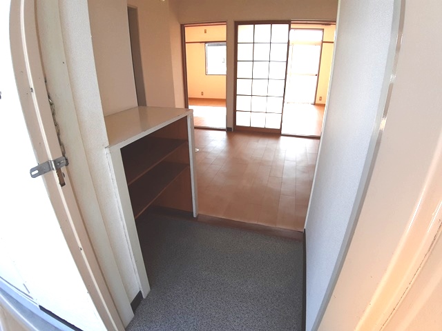 玄関　イメージ（同建物内別部屋の写真です）