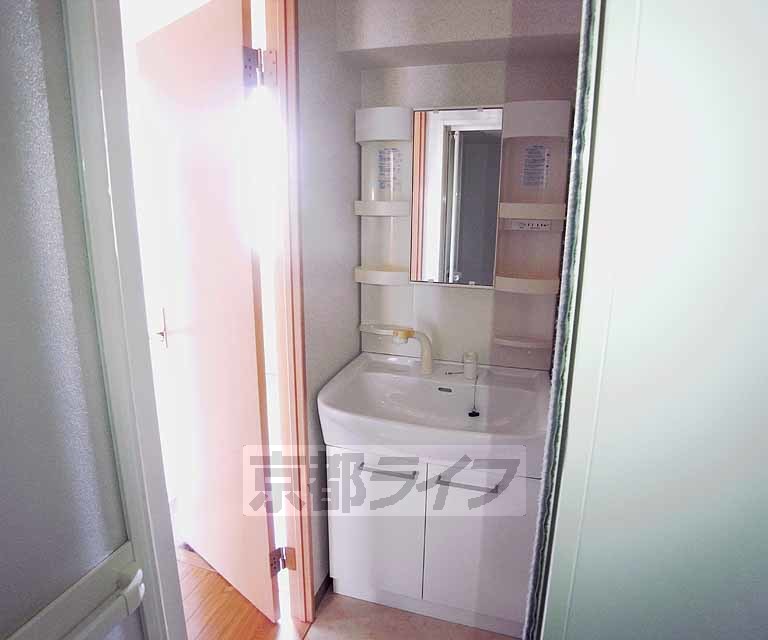 洗面設備　洗面台です