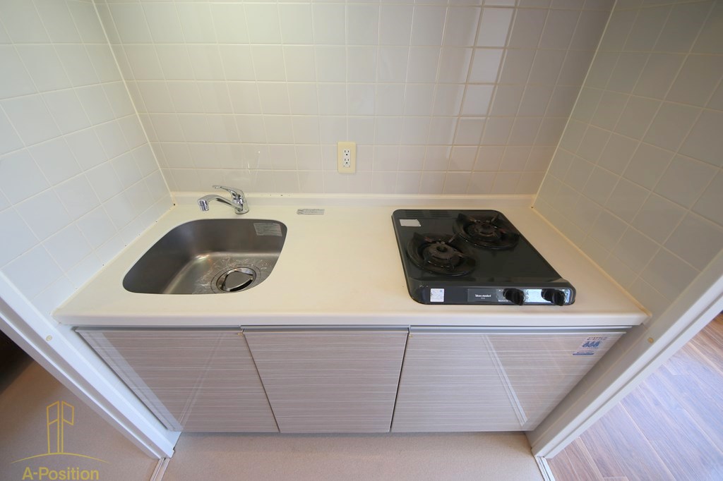 キッチン　クリスタルブライト本町東