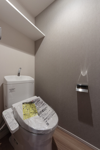 トイレ　※写真は同タイプ住戸です。