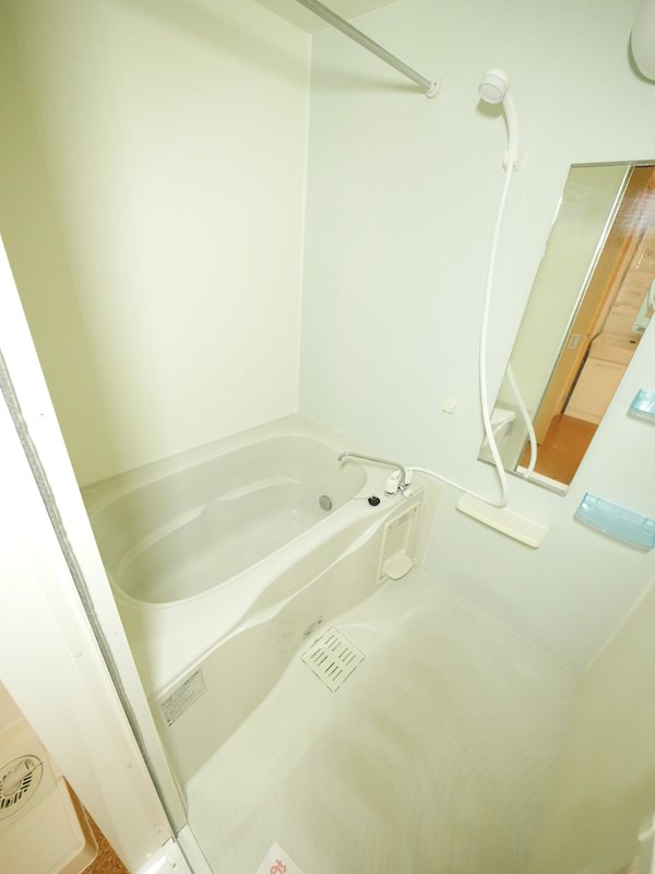 バス・シャワールーム　シャワー・追い焚き給湯