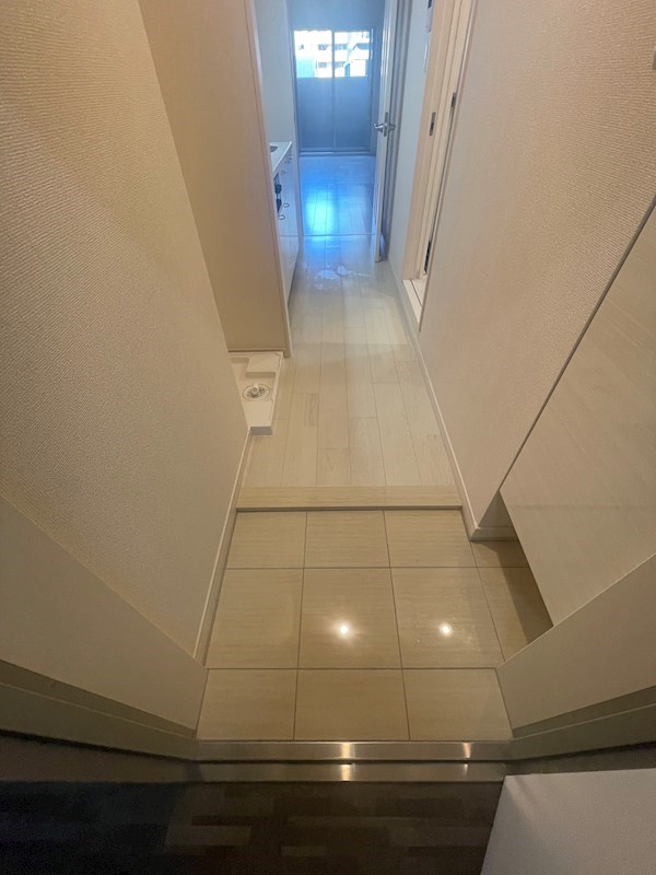 玄関　※同物件別号室参考写真