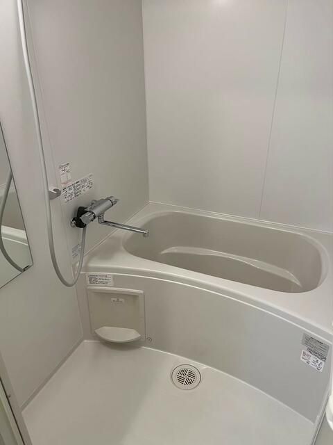 バス・シャワールーム　※写真は別部屋です