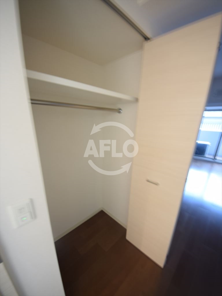 収納　プライムアーバン御堂筋本町　クローゼット