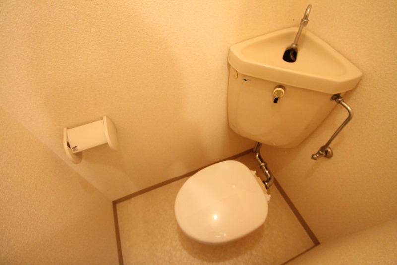 トイレ　※同タイプの写真です