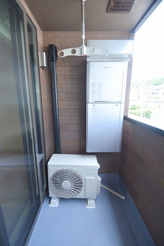 バルコニー　お問合せはシティホーム海田センター　082-821-2227