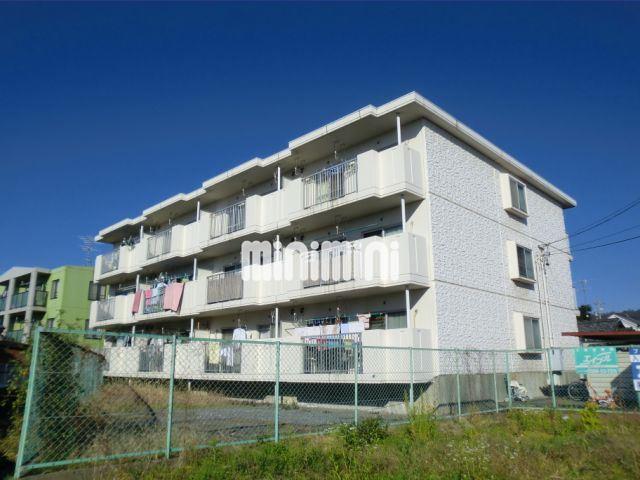 建物外観　白を基調としたシンプルな外観。