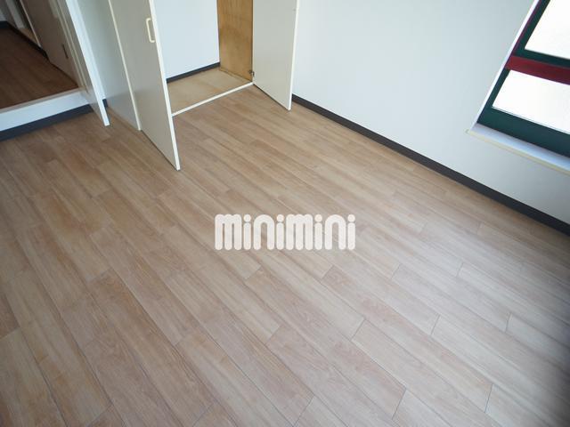 居室・リビング　明るいお部屋です