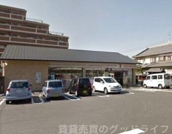 コンビニ　セブンイレブン伏見深草墨染町店（コンビニ）まで713m