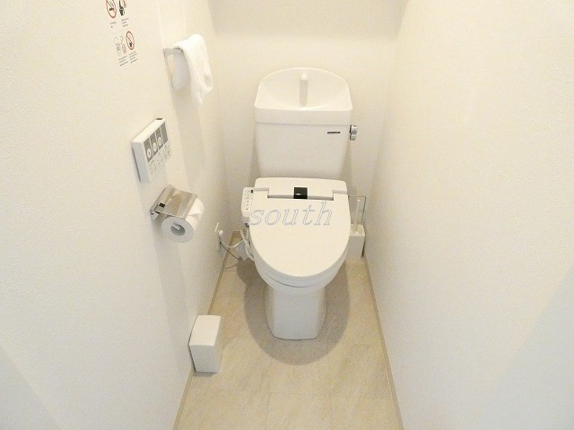 トイレ　ウォシュレット付きのトイレ