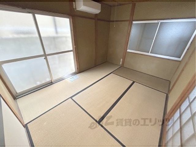 地下鉄烏丸線 鞍馬口駅 徒歩6分 2階建 築97年の居間写真