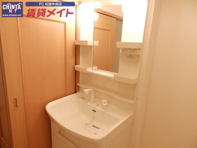 洗面設備　同型別部屋参考写真です