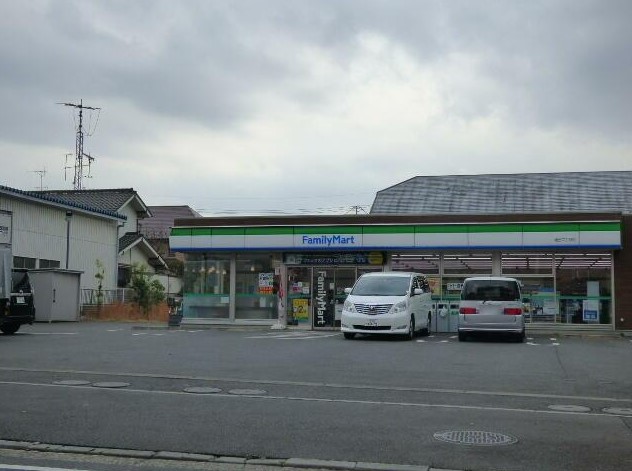 東急田園都市線 青葉台駅 バス乗車時間：10分 最寄りバス停で下車 徒歩3分 4階建 築39年の周辺写真