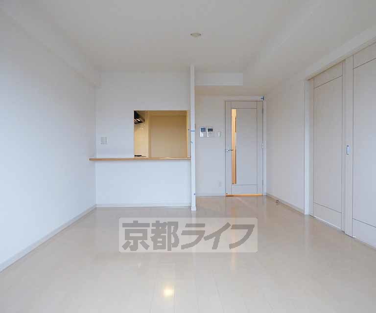 居室・リビング　広々としたお部屋になります。
