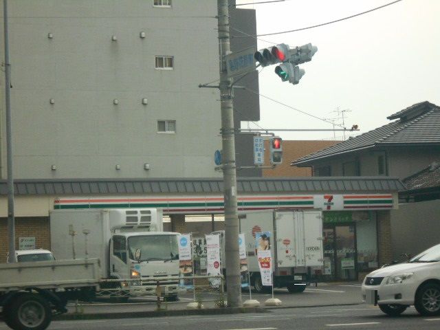 コンビニ　セブン-イレブン葛野大路花屋町店（コンビニ）まで131m