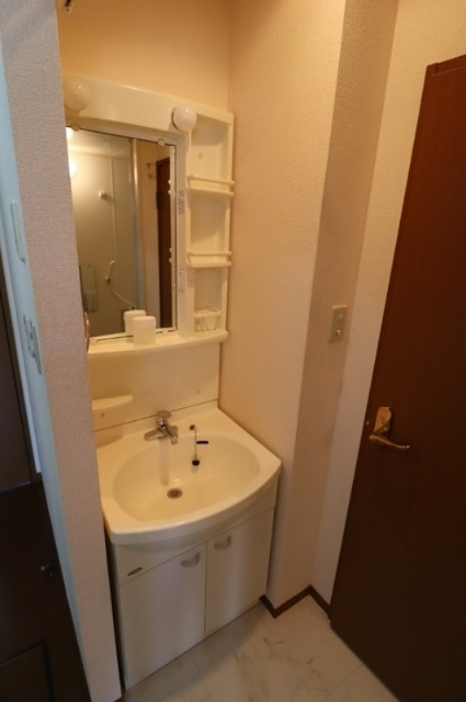 洗面設備　※写真は別のお部屋です