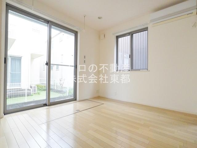 その他部屋・スペース　２面採光なので、明るく風通しのよい過ごしやすいお部屋です♪