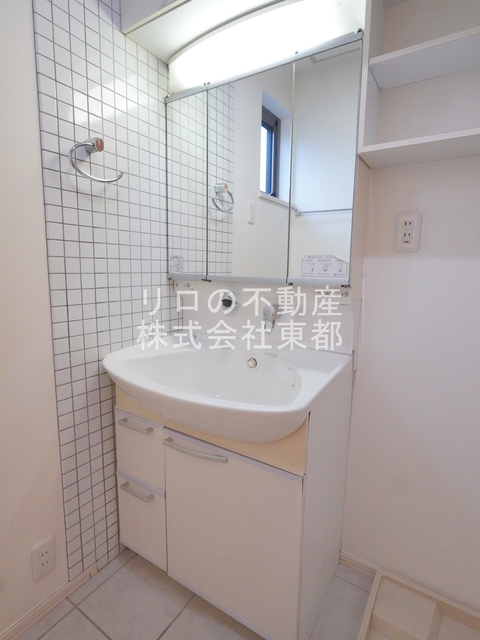 洗面設備　嬉しい洗面台は独立タイプ！