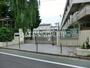 小学校　板橋区立上板橋第二小学校（小学校）まで412m