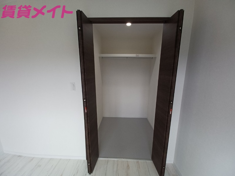 収納　同型参考写真