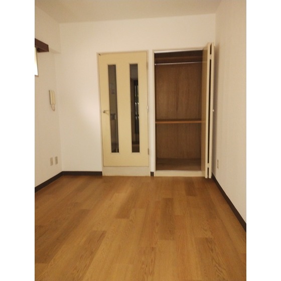 ミリオンコート三軒茶屋の居間写真