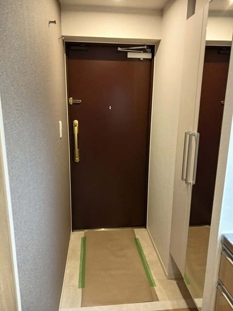 玄関　シューズBOX完備の玄関です。