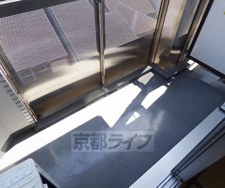 バルコニー　清潔感のあるベランダがあります。