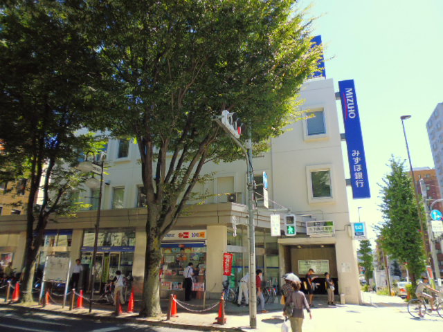 銀行　みずほ銀行成増支店（銀行）まで662m